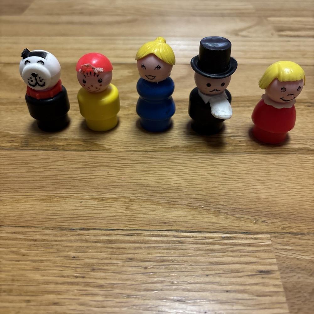 Fisher Price -Little People-Lot Of 5 Vintage Fisher-Price Little People Figures